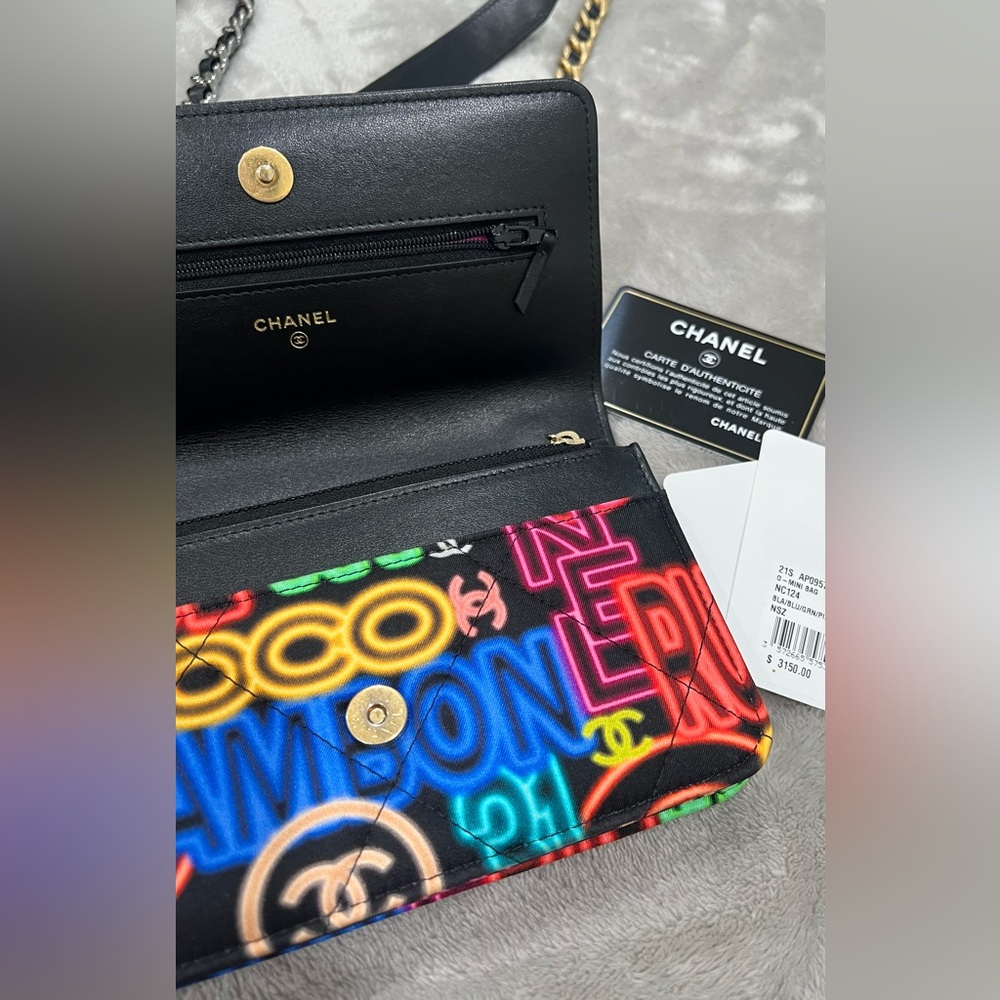 CHANEL Fabric Printed Chanel 19 Wallet On Chain WOC Black Neon Multicolor - Picture 7 of 7